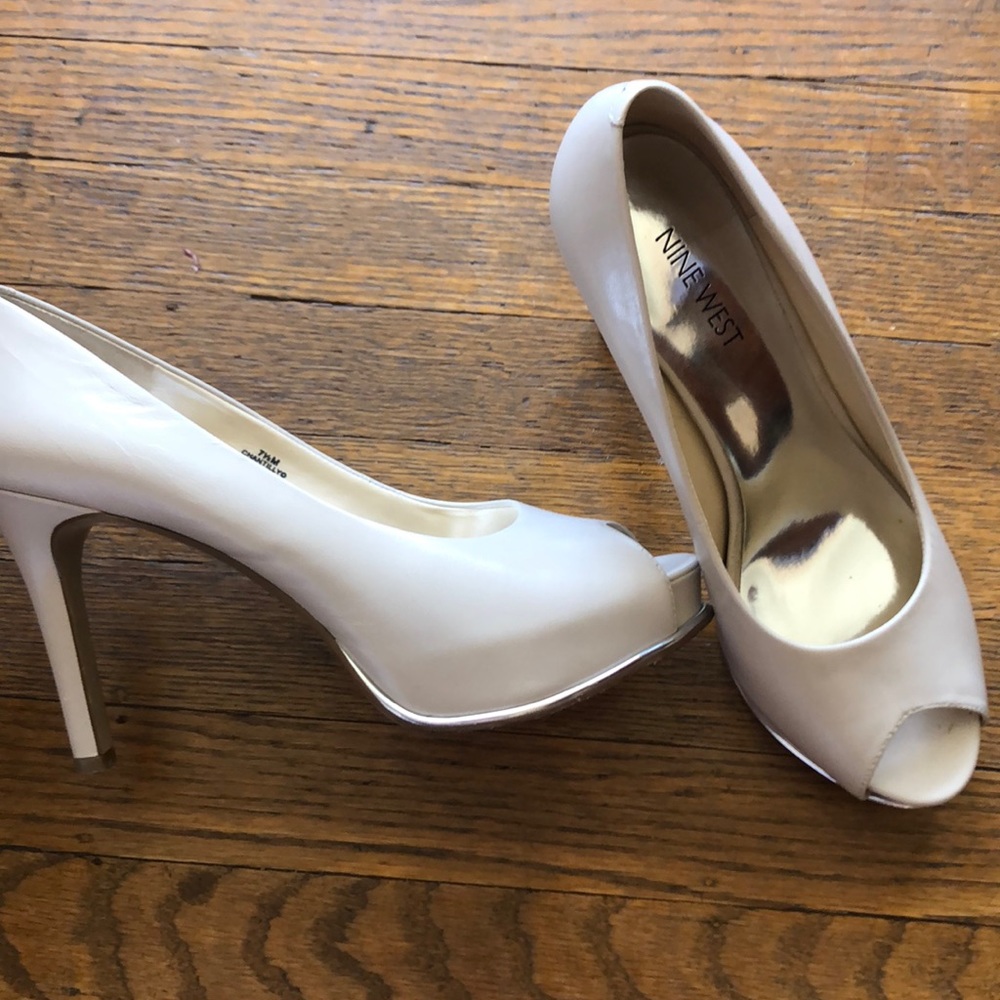 Nine West Chantilly Platform Pump, Size 7.5